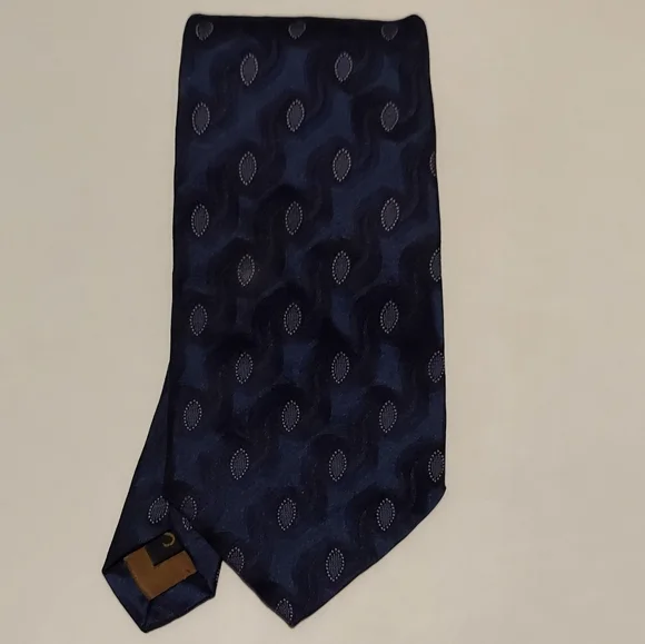 Vintage Robert Talbott Studio hand sewn imported silk tie - made in the USA - Picture 4 of 7